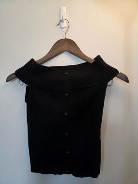 Black Ribbed Knit Off Shoulder Top Size S-XS, fits small